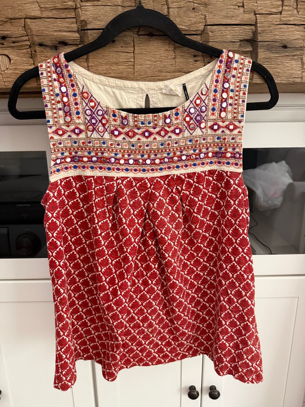 Anthropologie Akemi + Kin Red Mirror Embroidered Boho Tank Top Sz M